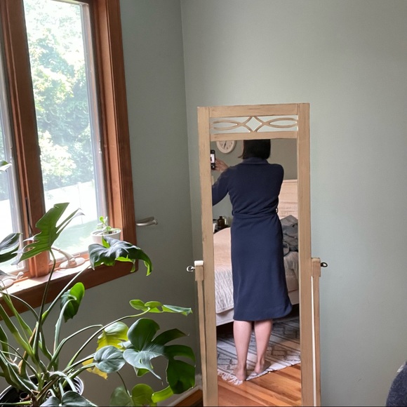 Ultra soft UGG housecoat/ bath robe - Picture 7 of 8